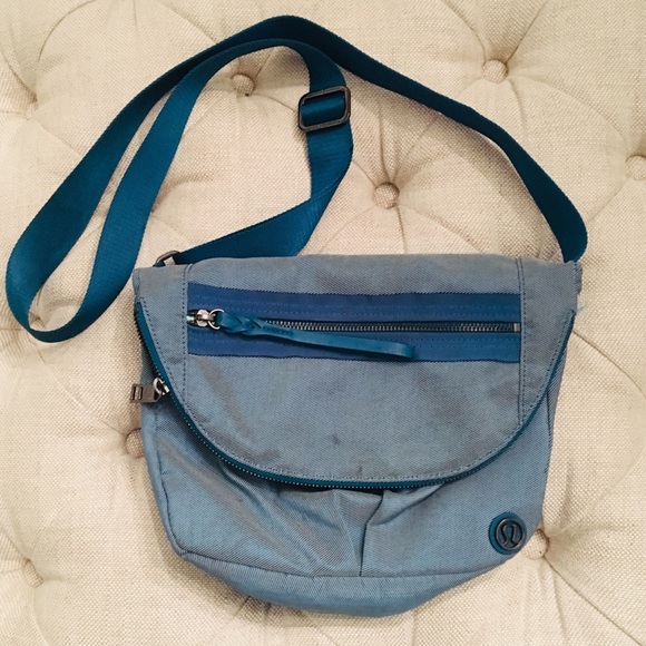 lululemon athletica Handbags - Lululemon Festival Bag II